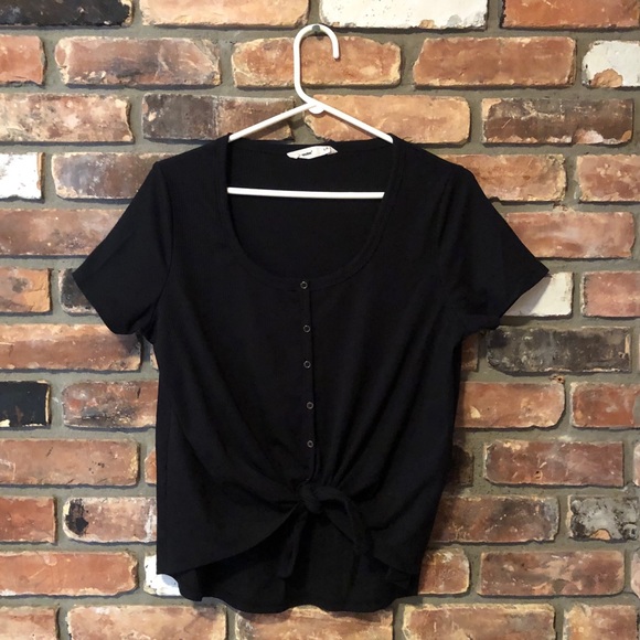 Women’s Black Button Up T-Shirt ✨ NWOT - Picture 1 of 3